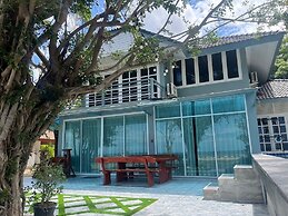 Chang Phueak Chao Samran Beach