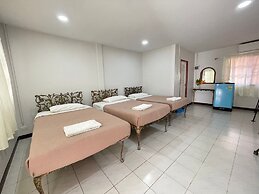 Chang Phueak Chao Samran Beach