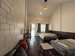 Chang Phueak Chao Samran Beach