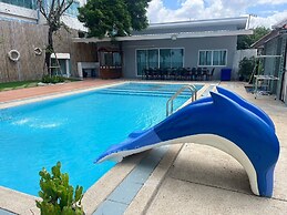 Chang Phueak Chao Samran Beach