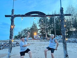 Chang Phueak Chao Samran Beach