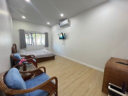 Chang Phueak Chao Samran Beach