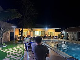 Chang Phueak Chao Samran Beach