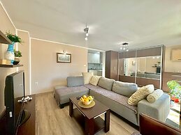 Maxim Family Apartment Budva