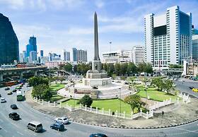 Ekkamai Buds & Beds - 420 Hostel