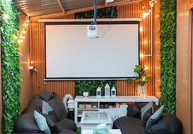 Ekkamai Buds & Beds - 420 Hostel