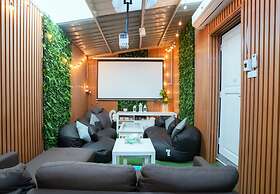 Ekkamai Buds & Beds - 420 Hostel