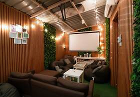 Ekkamai Buds & Beds - 420 Hostel