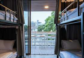 Ekkamai Buds & Beds - 420 Hostel