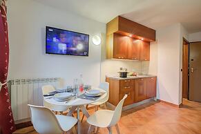 L' Aquila Campo Smith On The Ski Slopes