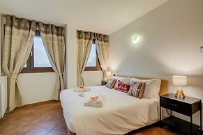 L' Aquila Campo Smith On The Ski Slopes