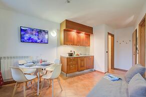 L' Aquila Campo Smith On The Ski Slopes