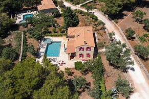 ARESTI MOUNTAIN RESORT