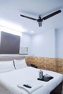 Roomshala 127 Mannat Stay