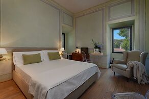 Massimago Wine Tower