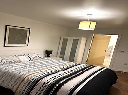 Urban Oasis 2-bed En-suite Apt in Birmingham
