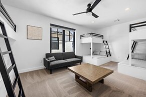 Desert Gem 7 Bedroom Home