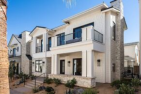 Desert Gem 7 Bedroom Home