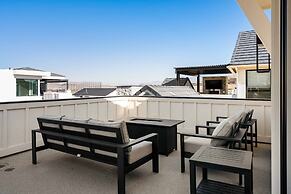 Desert Gem 7 Bedroom Home