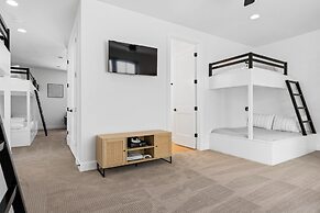 Desert Gem 7 Bedroom Home