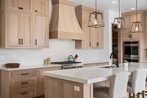 Desert Gem 7 Bedroom Home