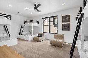 Desert Gem 7 Bedroom Home