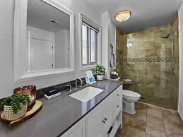 37c Hidden Creek Mountain Getaway! 3 Bedroom Condo by RedAwning