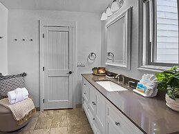 37c Hidden Creek Mountain Getaway! 3 Bedroom Condo by RedAwning