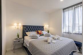 Carmen - 2 Bedroom Apartment - Downtown