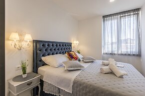 Carmen - 2 Bedroom Apartment - Downtown