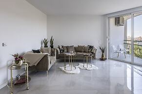 Carmen - 2 Bedroom Apartment - Downtown