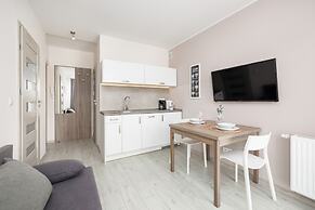 Nadbrzeżna Apartment by Renters
