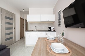 Nadbrzeżna Apartment by Renters