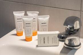 Nadbrzeżna Apartment by Renters