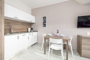 Nadbrzeżna Apartament by Renters