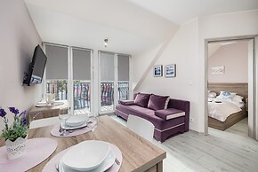 Nadbrzeżna Apartament by Renters