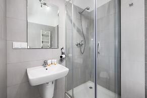 Nadbrzeżna Apartament by Renters