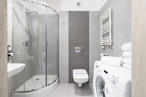 Nadbrzeżna Apartament by Renters