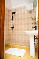 689 Hotel & Apartment