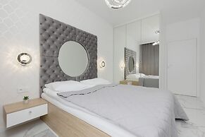 Sarmacka Apartment Warsaw by Renters