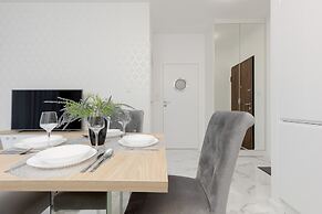 Sarmacka Apartment Warsaw by Renters