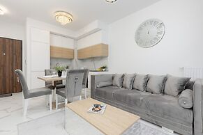 Sarmacka Apartment Warsaw by Renters