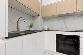 Sarmacka Apartment Warsaw by Renters