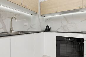 Sarmacka Apartment Warsaw by Renters