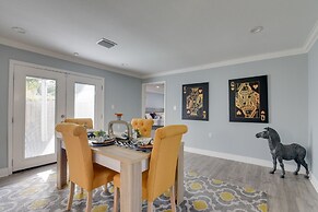 Eclectic Houston Home w/ Pool Table, 5 Mi to Dtwn