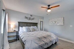 Eclectic Houston Home w/ Pool Table, 5 Mi to Dtwn