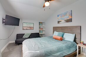 Eclectic Houston Home w/ Pool Table, 5 Mi to Dtwn