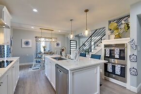 Eclectic Houston Home w/ Pool Table, 5 Mi to Dtwn