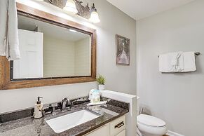 Downtown Gatlinburg Condo w/ Mountain-view Balcony