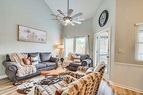 Downtown Gatlinburg Condo w/ Mountain-view Balcony